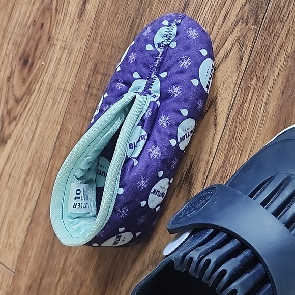 Butler wash and wear boots for kids. STEP IN SYSTEM. Size 10 toddler - Picture 5 of 8